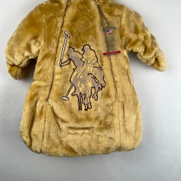 U.S.  POLO ASSN Infant 0-6 Faux Fur and Fleece Winter Coat with detachable glove - Picture 1 of 5